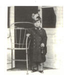 Rudolf als 3-Jähriger in Uniform